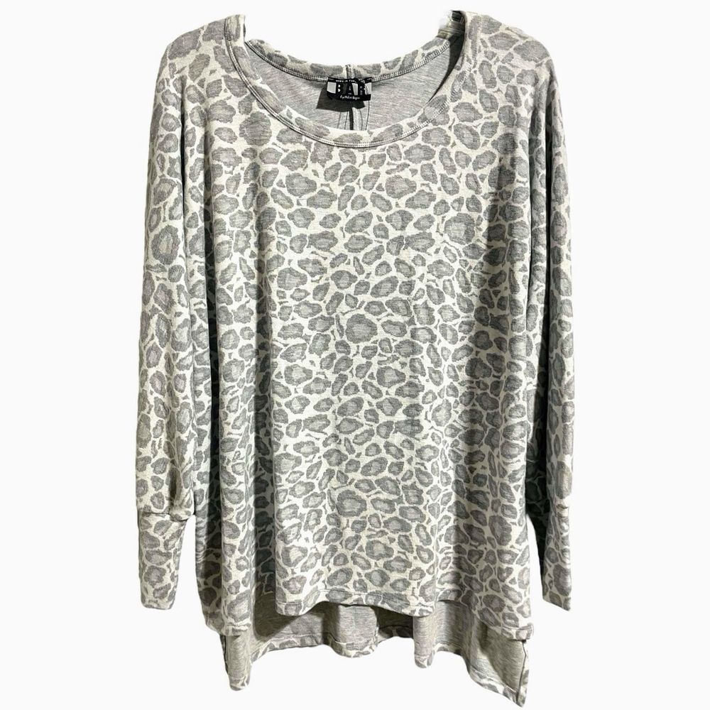 BAR by Melis Kozan Womens M Top Animal Print Long Sleeve Soft Gray MSRP $110 NWT - Picture 2 of 12